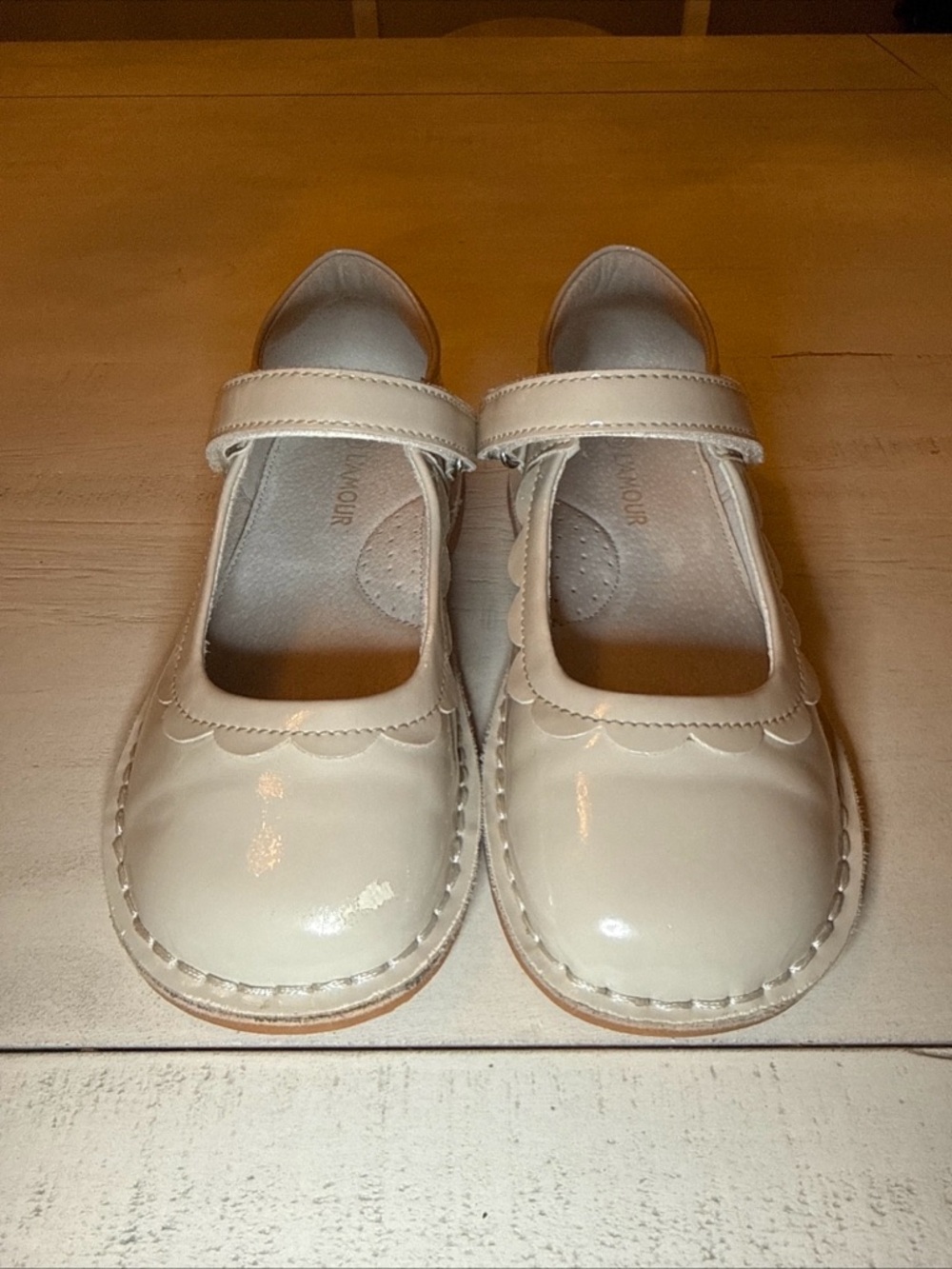 L’Amour Girls Mary Jane Shoes Size 2 Beige Patent Leather Style N438